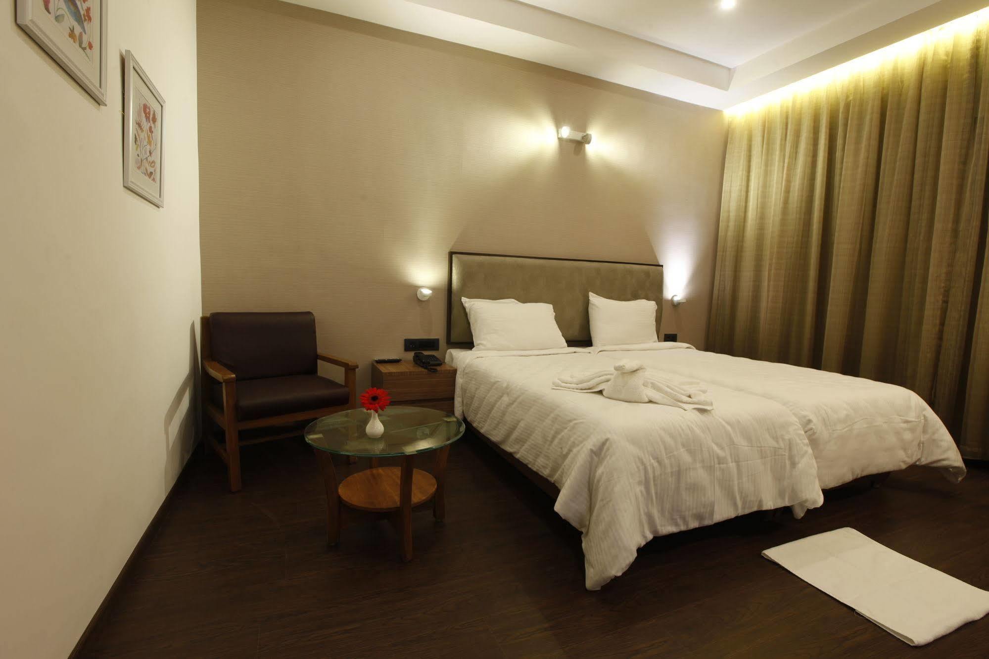 Brownstar Boutique Hotel Chennai Dış mekan fotoğraf