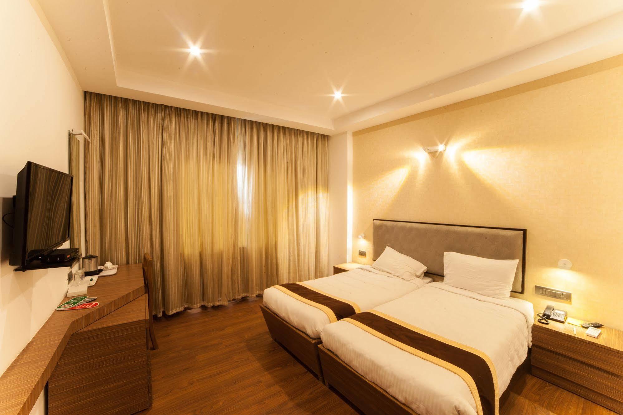 Brownstar Boutique Hotel Chennai Dış mekan fotoğraf