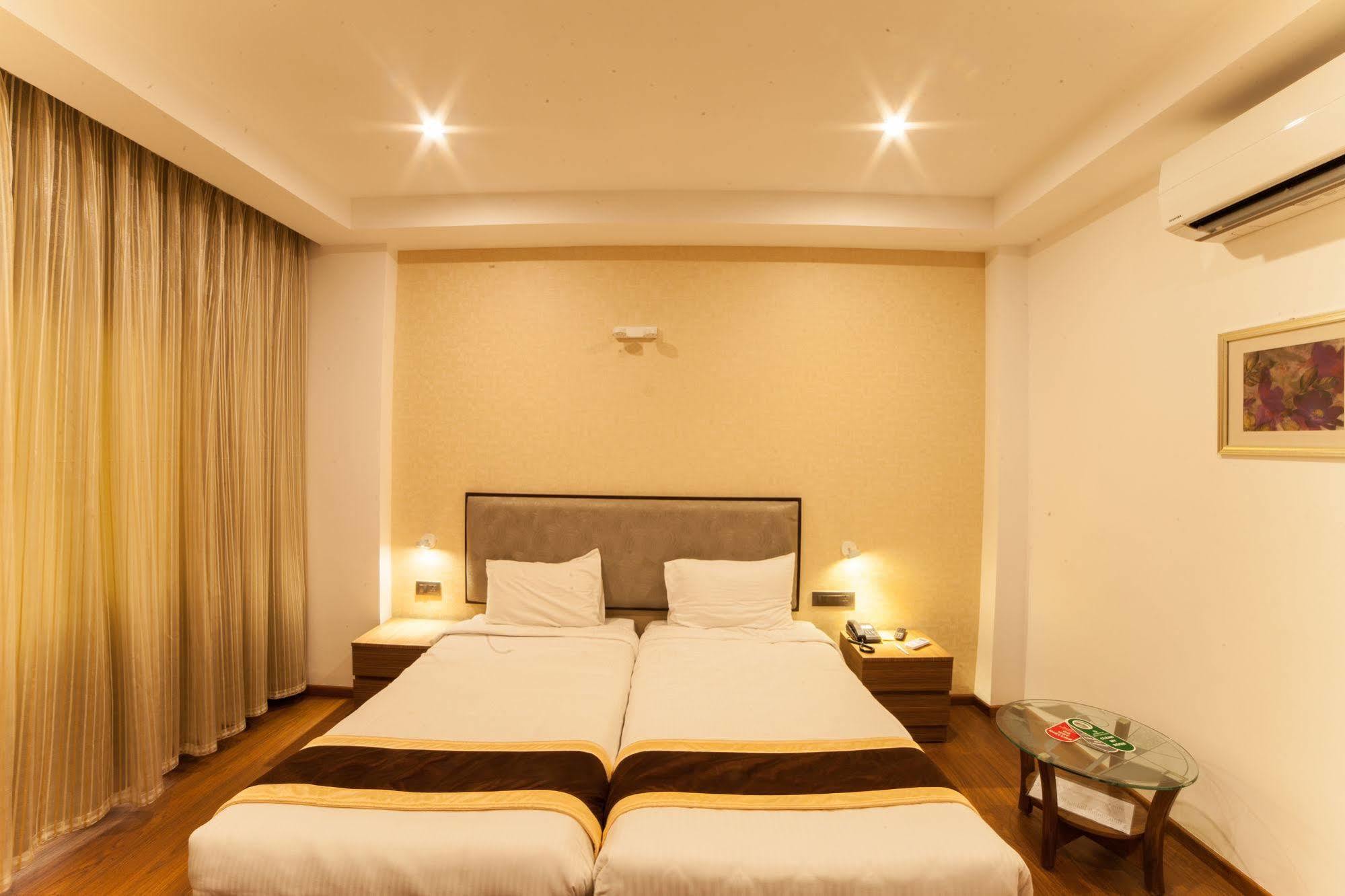 Brownstar Boutique Hotel Chennai Dış mekan fotoğraf